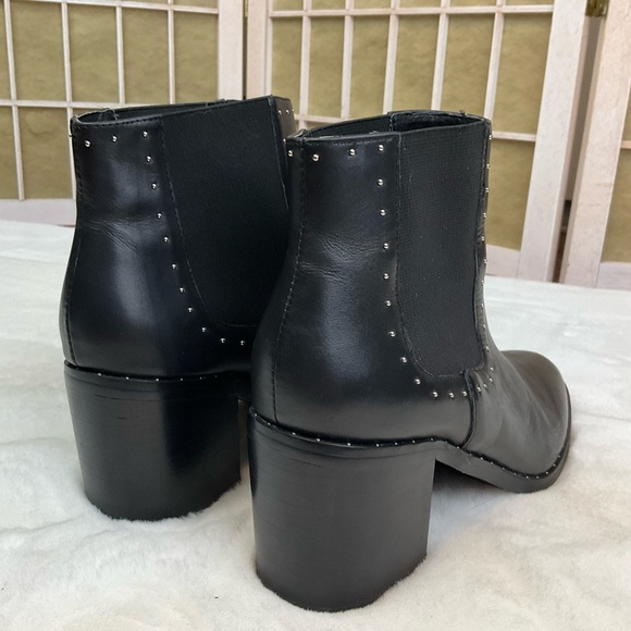 Steve Madden Leather Malorie Chelsea Boot - Picture 4 of 9